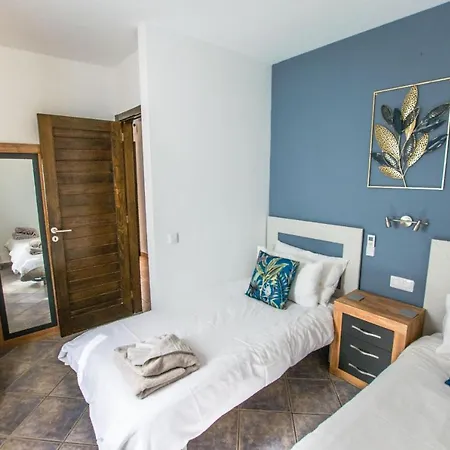 Vila 224 - Casa Gecko By Now Ltd *